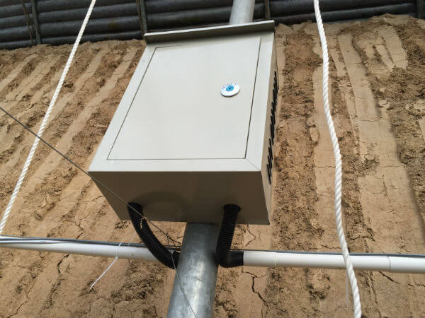 農(nóng)業(yè)園區(qū)安裝監(jiān)控配電箱